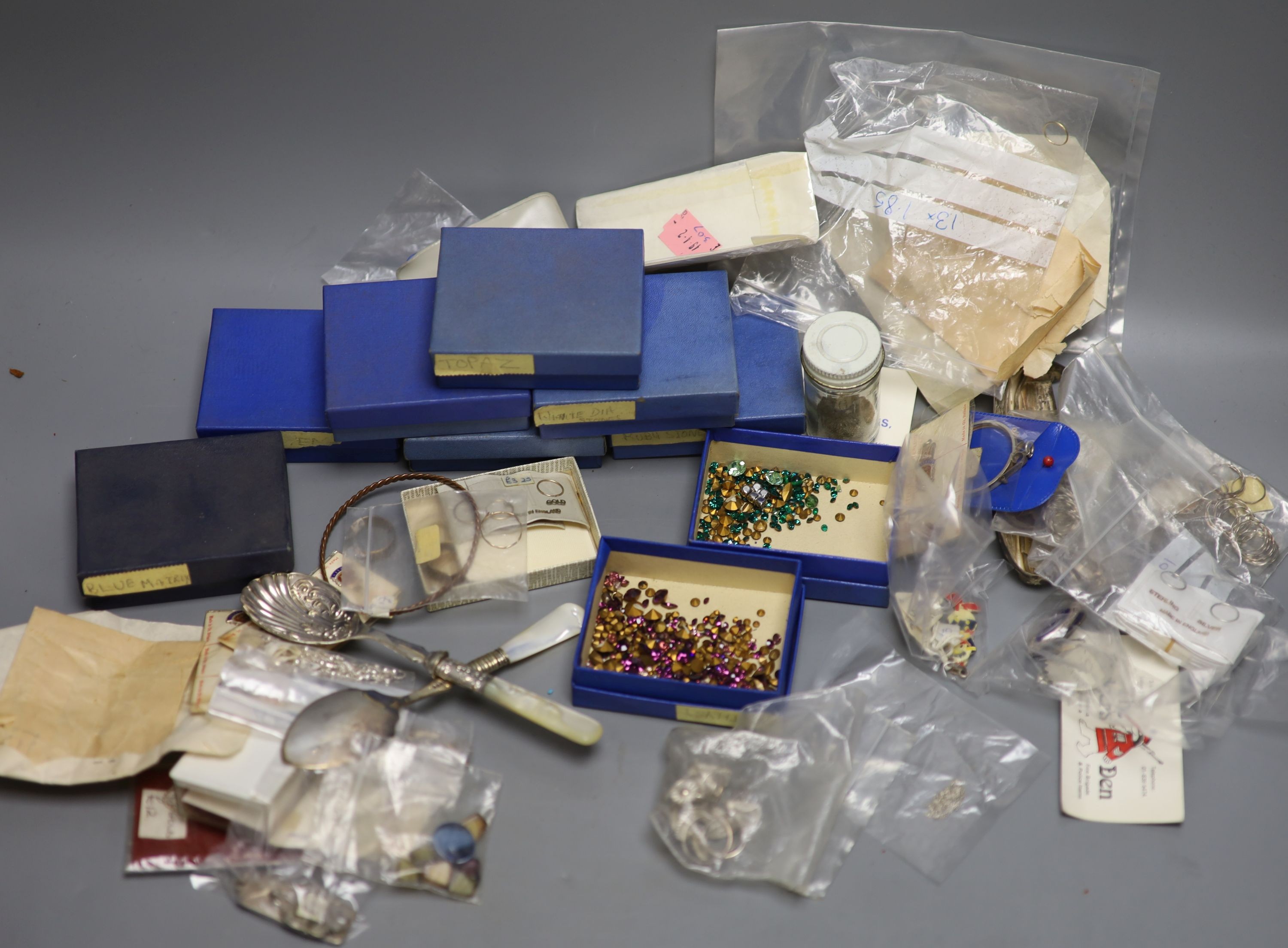 A quantity of assorted jewellery parts and spares etc.